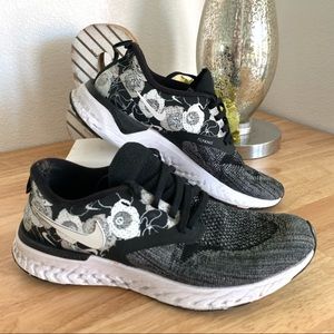 Nike Women Odyssey React 2 Flyknit Flower Size 8.5 Black/White